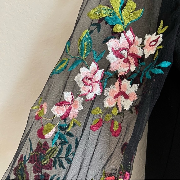 2/$30 Umgee Black and Pink Blouse with Boxy Style and 3/4 Sleeves - Picture 8 of 16